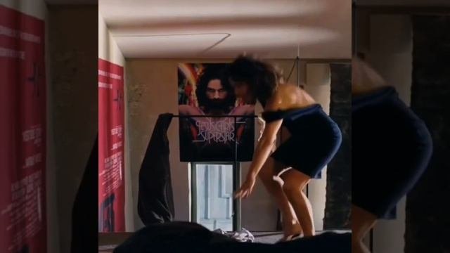 УПАЛА С ЛЕСТНИЦЫ 😧 #комедия #кино #фильм #film #комедия2024
