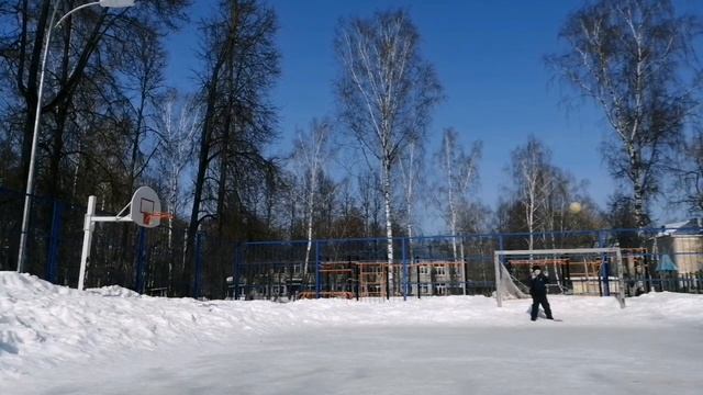 сравниваем мяч за 1000 рублей и за 8000 рублей смотреть онлайн