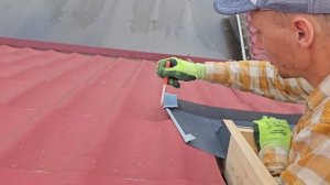 монтаж мансардного окна ВиЛайт