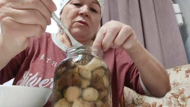 Жизнь в деревне 🏡 работают все// ох и вкусные грибочки 😋