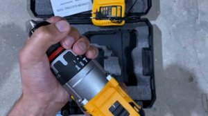 Шуруповёрт DEWALT ударный 18 вольт 5 ампер патрон 13 мм