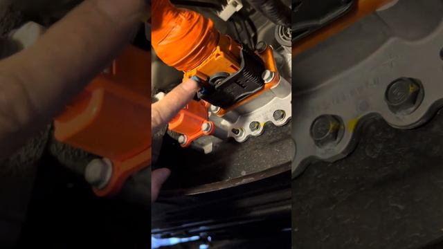 Как правильно установить силовой кабель на Nissan Leaf смотреть онлайн