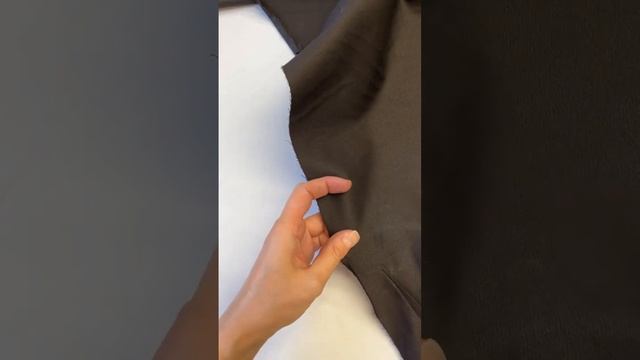 Мягкий костюмный хлопок от бренда Liu Jo в оттенке горьк? смотреть онлайн