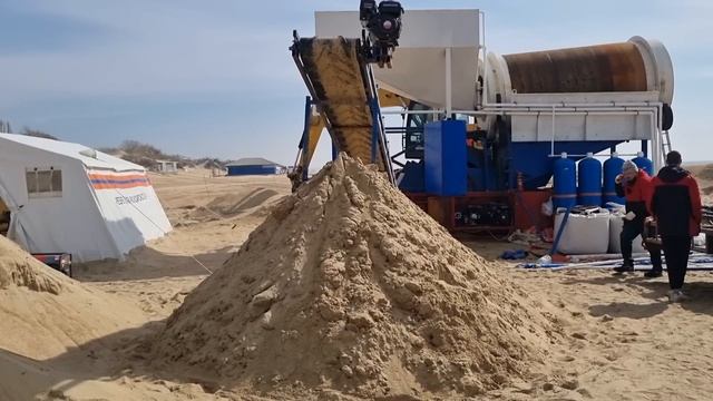 #АНАПА ДЖЕМЕТЕ: ПЕСОК МОЮТ, НО МАЗУТА ЕЩЁ МНОГО. ПЛЯЖ КА