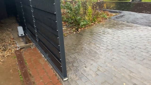 Откатные ворота ДПК. запоннение дерево полимерный композит, откатные ворота с доской ДПК смотреть онлайн