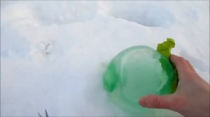 Видео для детей Замораживаем шарики с водой Ледяные шары Детский канал