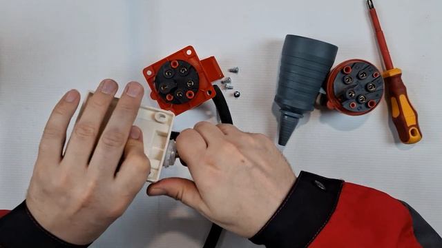 Как правильно собрать силовой разъем - вилку и розетку смотреть онлайн