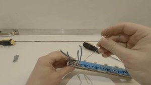 Как вытащить провода из быстрозажимных клемм Hensel PE-und N