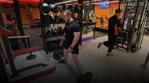 Становая тяга сумо: техника выполнения упражнения.