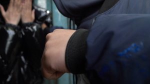 «За волосы таскал, бычок тушил»: улан-удэнка 13 лет терпит домашнее насилие