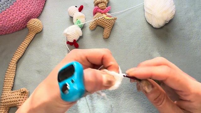 💥ПРИКОЛЮХА👀ЗАБИРАЙ ИДЕЮ. ПРИКОЛЬНАЯ ИГРУШКА-ЗАВЯЗКА ДЛЯ СУМКИ👍🥰вязание крючком смотреть онлайн