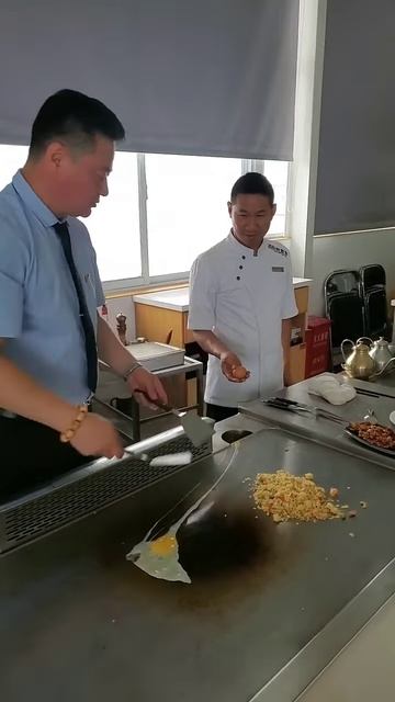 lEXHb__HnX8 - Lifestyle Beautiful Train Teppanyaki street food,restaurant,BBQ,Pub street#Short#Short