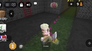 играю в фейк мм2 🪷😎