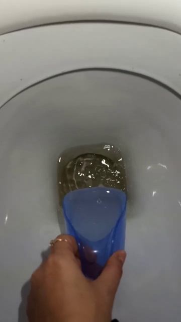 ЭТО РАБОТАЕТ! Известковый налет в унитазе лучше молот? смотреть онлайн