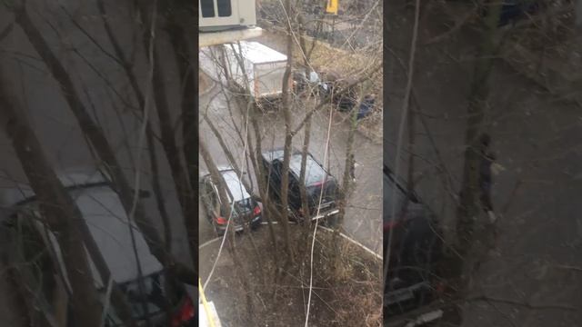 ЗАХВАТ ДВОРОВОЙ ТЕРРИТОРИИ В МОСКВЕ-27 смотреть онлайн