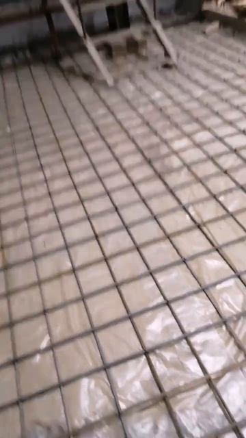 8 метров под уровнем пола #стульчик#пенёчек#сухарики#с? смотреть онлайн