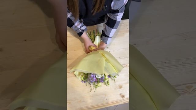 Сборка летнего букета и упаковка букета тремя способа смотреть онлайн
