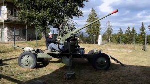 Стрельба из 37-мм зенитки