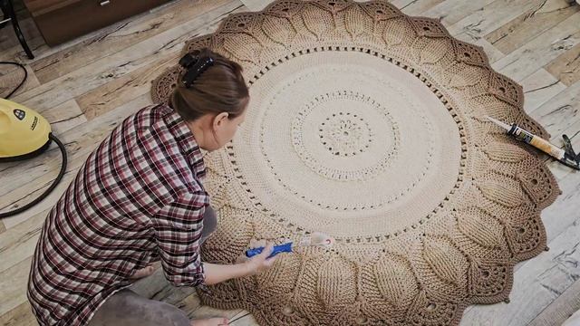 Обработка ковра. Часть 2. Нанесение силикона. смотреть онлайн