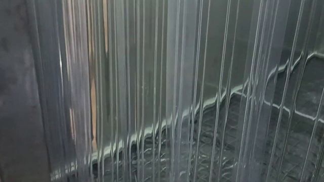Камеры холодильные из нержавейки в сельской столовой.