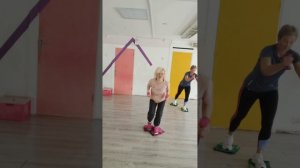 Упражнения с гантелями и полотенцами #жиротопка