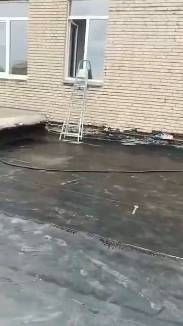 Вот и начался сезон работ. Кровля , стройка домов. смотреть онлайн