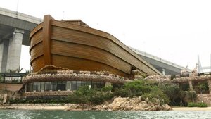 Китай. Город Гонконг. Ноев ковчег и райский сад.