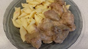 Нежная куриная печень в сметане. Вкусный обед за 15 минут.