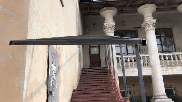 Навес над лестницей в пос Эсхар