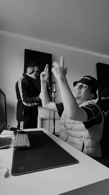 Клип на этот трек ЗАВТРА!🔥 смотреть онлайн