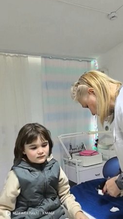 Ни с того ни с сего предложила дочке проколоть уши