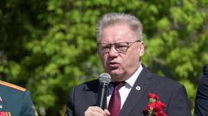 Заместитель президента РАН  П.А. Чекмарев на открытии бюста А.Н. Воробьева в Малаховке