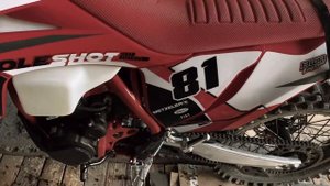 Купил себе новый мотоцикл Regulmoto Holeshot red edition и на перво?