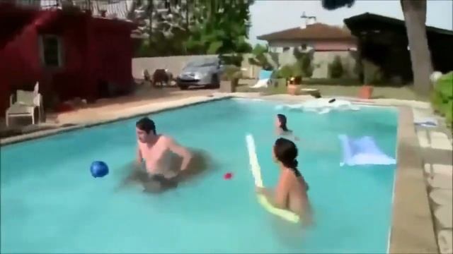 Смехота! -- Приступ диареи застал парня прямо в бассейне! Реальный прикол