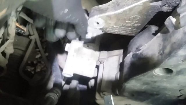 chevrolet lacetti, как снять генератор и установить на двигате