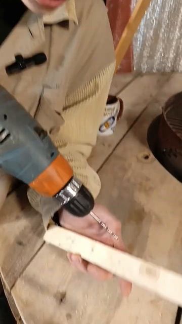 Как сделать дырку шуруповертом под 90 градусов смотреть онлайн