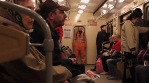 Неадекват в метро