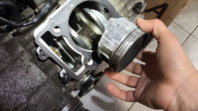 Клин мотора квадроцикла / Багато роботи в майстерні смотреть онлайн