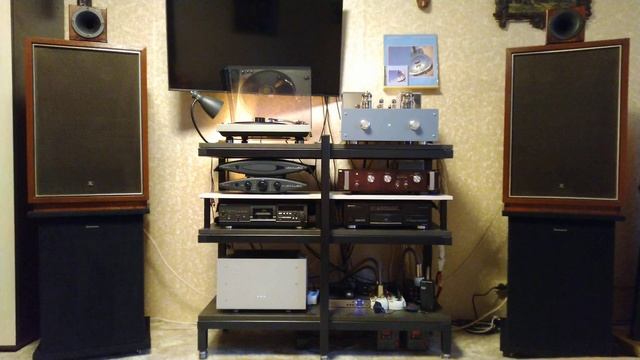 Винил звучит довольно хорошо, хоть и не европейского и смотреть онлайн