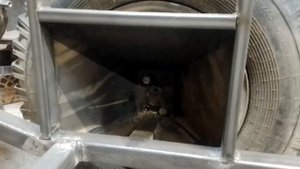 Те самые колёса на гусеничный вездеход поставил и заб?