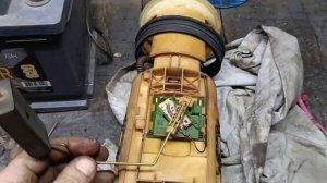 А6 С5. Плавают показания уровня топлива. Где искать дат?