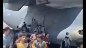 Падающие с самолёта афганцы - фейк или правда?