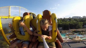 Дети на аттракционе БОМБЕР! Очень страшно, Машу укачало! Самый страшный аттракцион в мире!