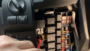 Работа стеклоподъемников Лада Гранта без зажигания