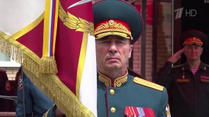 Виктор Золотов вручил личный штандарт генерал-полковнику Владимиру Спиридонову