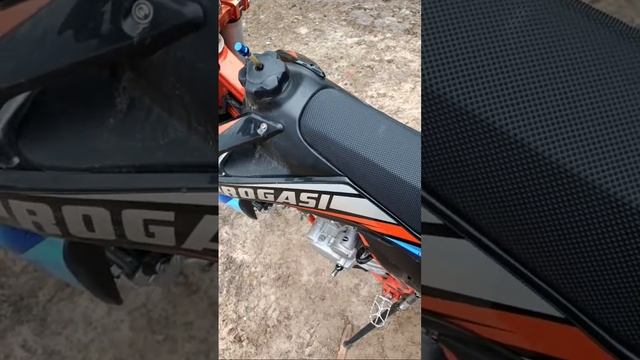 КАТАЕМСЯ НА ЭНДУРО/СЛОМАЛ ТРОСИК СЦЕПЛЕНИЯ смотреть онлайн