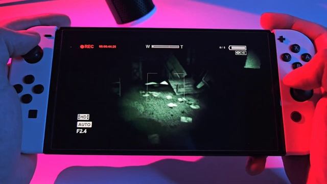 Как работает OUTLAST на NINTENDO SWITCH OLED смотреть онлайн