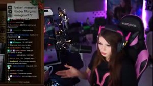 Тайна КАРИНЫ Стримерши: Как она садится на два стула о?