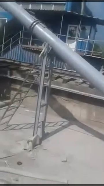 Монтаж линии выгрузки цемента шнеками и пневмокамерн? смотреть онлайн