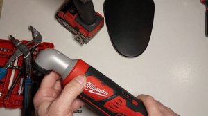 Ударный угловой шуруповёрт Милуоки 12в 2467-20/ Milwaukee m12